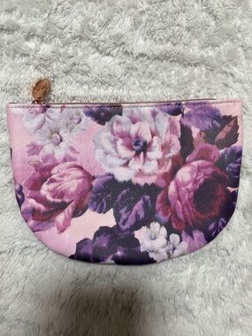 NWOT Ipsy Floral Makeup Bag